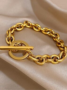 Gold Chunky Chain Toggle Bracelet  18K GP